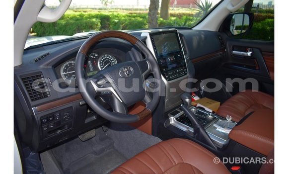 Buy Import Toyota Land Cruiser White Car in Import - Dubai in Barh el Gazel Buy Import Toyota Land Cruiser White Car in Import - Dubai in Barh el Gazel