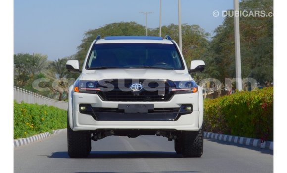 Buy Import Toyota Land Cruiser White Car in Import - Dubai in Barh el Gazel Buy Import Toyota Land Cruiser White Car in Import - Dubai in Barh el Gazel