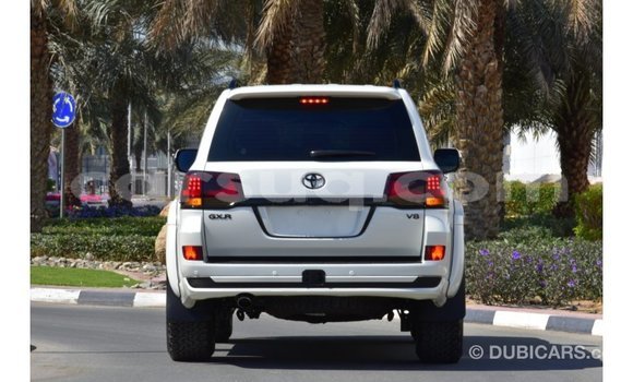 Buy Import Toyota Land Cruiser White Car in Import - Dubai in Barh el Gazel Buy Import Toyota Land Cruiser White Car in Import - Dubai in Barh el Gazel