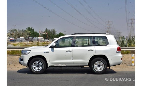Buy Import Toyota Land Cruiser White Car in Import - Dubai in Barh el Gazel Buy Import Toyota Land Cruiser White Car in Import - Dubai in Barh el Gazel