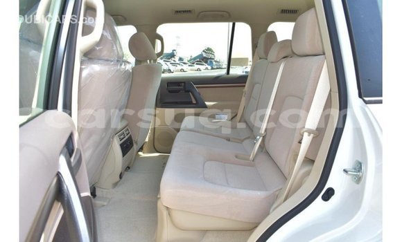 Buy Import Toyota Land Cruiser White Car in Import - Dubai in Barh el Gazel Buy Import Toyota Land Cruiser White Car in Import - Dubai in Barh el Gazel