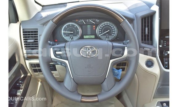 Buy Import Toyota Land Cruiser White Car in Import - Dubai in Barh el Gazel Buy Import Toyota Land Cruiser White Car in Import - Dubai in Barh el Gazel