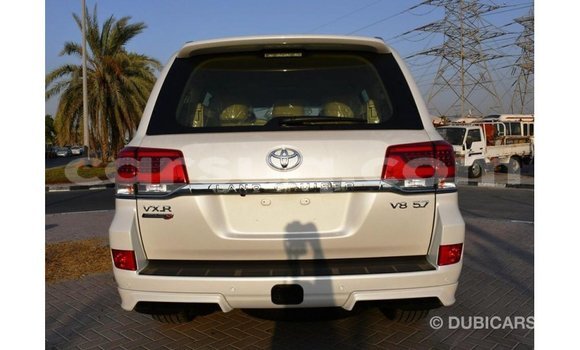 Buy Import Toyota Land Cruiser White Car in Import - Dubai in Barh el Gazel Buy Import Toyota Land Cruiser White Car in Import - Dubai in Barh el Gazel