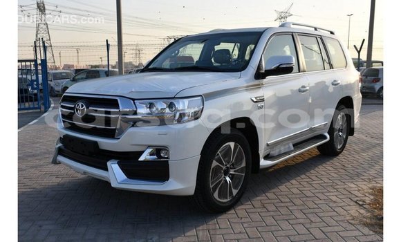 Buy Import Toyota Land Cruiser White Car in Import - Dubai in Barh el Gazel Buy Import Toyota Land Cruiser White Car in Import - Dubai in Barh el Gazel