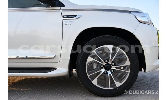 Buy Import Toyota Land Cruiser White Car in Import - Dubai in Barh el Gazel Buy Import Toyota Land Cruiser White Car in Import - Dubai in Barh el Gazel