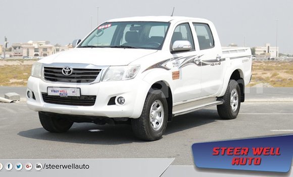 Acheter Import Voiture Toyota Hilux Blanc à Import - Dubai, Barh el Gazel Acheter Import Voiture Toyota Hilux Blanc à Import - Dubai, Barh el Gazel