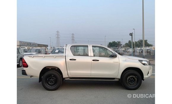 Buy Import Toyota Hilux White Car in Import - Dubai in Barh el Gazel Buy Import Toyota Hilux White Car in Import - Dubai in Barh el Gazel