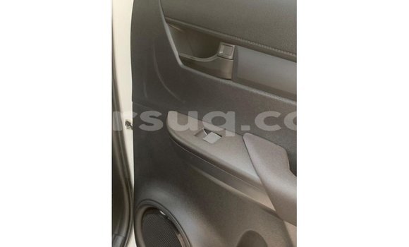 Buy Import Toyota Hilux White Car in Import - Dubai in Barh el Gazel Buy Import Toyota Hilux White Car in Import - Dubai in Barh el Gazel