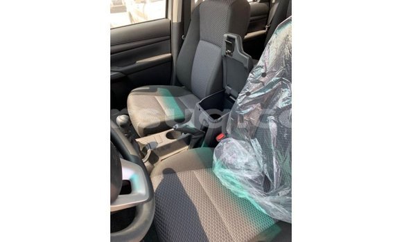 Buy Import Toyota Hilux White Car in Import - Dubai in Barh el Gazel Buy Import Toyota Hilux White Car in Import - Dubai in Barh el Gazel