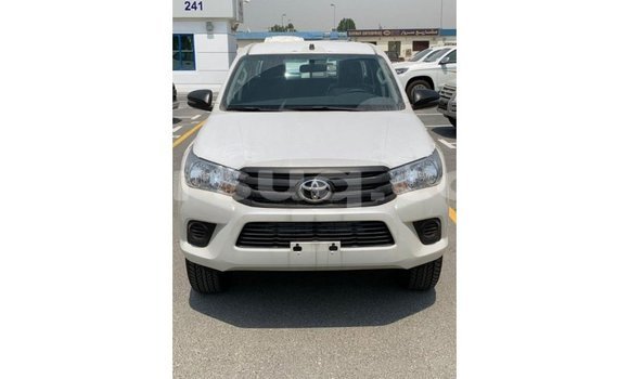 Buy Import Toyota Hilux White Car in Import - Dubai in Barh el Gazel Buy Import Toyota Hilux White Car in Import - Dubai in Barh el Gazel