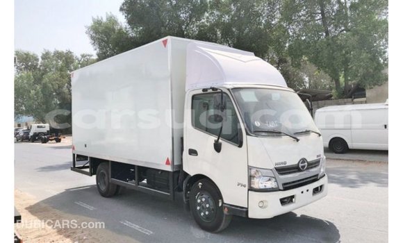 Buy Import Hino 300 Series White Truck in Import - Dubai in Barh el Gazel Buy Import Hino 300 Series White Truck in Import - Dubai in Barh el Gazel
