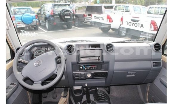 Buy Import Toyota Land Cruiser Beige Car in Import - Dubai in Barh el Gazel Buy Import Toyota Land Cruiser Beige Car in Import - Dubai in Barh el Gazel