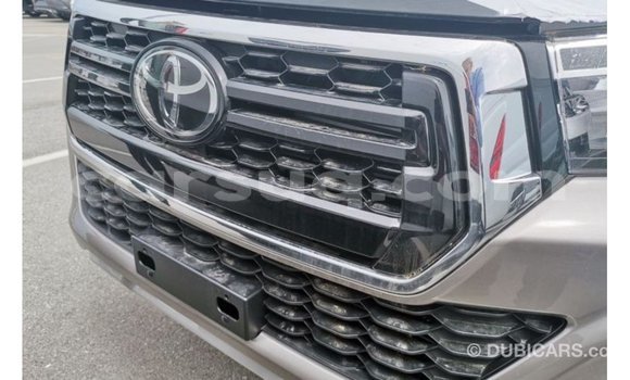 Buy Import Toyota Hilux Brown Car in Import - Dubai in Barh el Gazel Buy Import Toyota Hilux Brown Car in Import - Dubai in Barh el Gazel