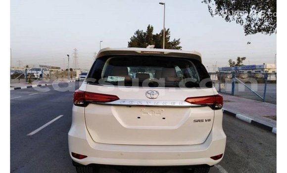 Buy Import Toyota Fortuner White Car in Import - Dubai in Barh el Gazel Buy Import Toyota Fortuner White Car in Import - Dubai in Barh el Gazel