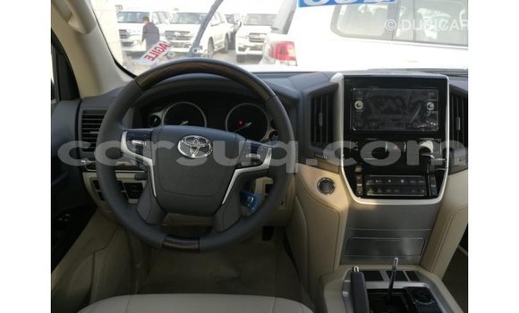 Buy Import Toyota Land Cruiser White Car in Import - Dubai in Barh el Gazel Buy Import Toyota Land Cruiser White Car in Import - Dubai in Barh el Gazel