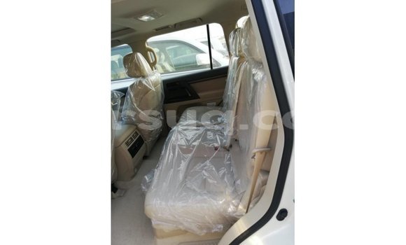 Buy Import Toyota Land Cruiser White Car in Import - Dubai in Barh el Gazel Buy Import Toyota Land Cruiser White Car in Import - Dubai in Barh el Gazel