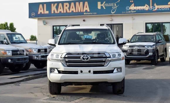 Buy Import Toyota Land Cruiser White Car in Import - Dubai in Barh el Gazel Buy Import Toyota Land Cruiser White Car in Import - Dubai in Barh el Gazel