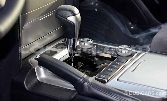 Buy Import Toyota Land Cruiser White Car in Import - Dubai in Barh el Gazel Buy Import Toyota Land Cruiser White Car in Import - Dubai in Barh el Gazel