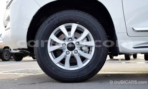 Buy Import Toyota Land Cruiser White Car in Import - Dubai in Barh el Gazel Buy Import Toyota Land Cruiser White Car in Import - Dubai in Barh el Gazel