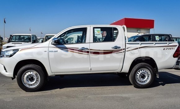 Buy Import Toyota Hilux White Car in Import - Dubai in Barh el Gazel Buy Import Toyota Hilux White Car in Import - Dubai in Barh el Gazel