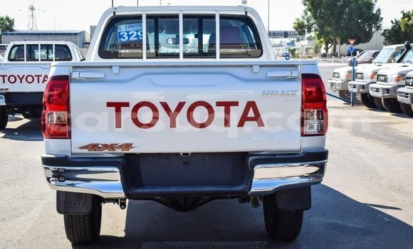 Buy Import Toyota Hilux White Car in Import - Dubai in Barh el Gazel Buy Import Toyota Hilux White Car in Import - Dubai in Barh el Gazel