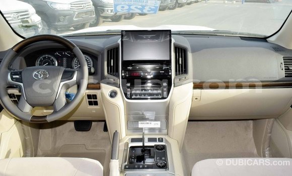 Buy Import Toyota Land Cruiser White Car in Import - Dubai in Barh el Gazel Buy Import Toyota Land Cruiser White Car in Import - Dubai in Barh el Gazel