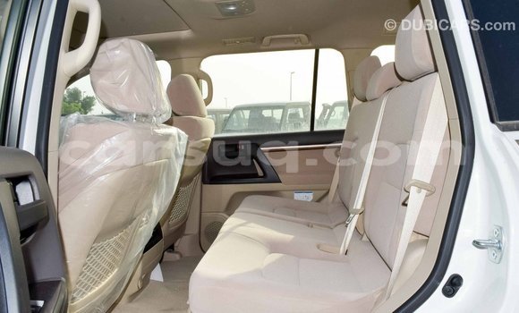 Buy Import Toyota Land Cruiser White Car in Import - Dubai in Barh el Gazel Buy Import Toyota Land Cruiser White Car in Import - Dubai in Barh el Gazel