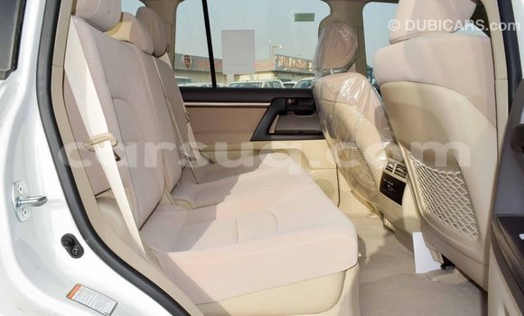 Buy Import Toyota Land Cruiser White Car in Import - Dubai in Barh el Gazel Buy Import Toyota Land Cruiser White Car in Import - Dubai in Barh el Gazel