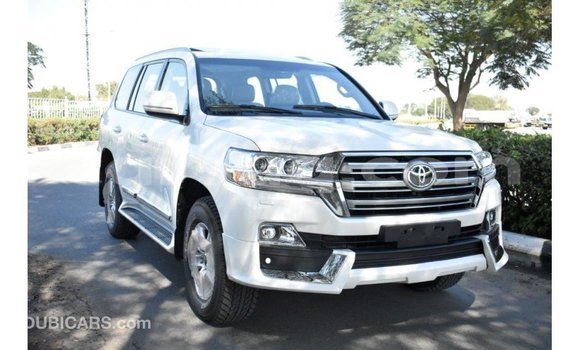 Buy Import Toyota Land Cruiser White Car in Import - Dubai in Barh el Gazel Buy Import Toyota Land Cruiser White Car in Import - Dubai in Barh el Gazel