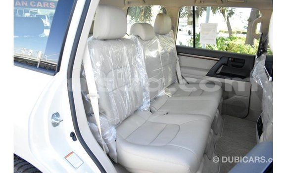 Buy Import Toyota Land Cruiser White Car in Import - Dubai in Barh el Gazel Buy Import Toyota Land Cruiser White Car in Import - Dubai in Barh el Gazel