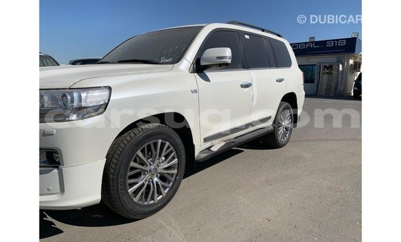 Buy Import Toyota Land Cruiser White Car in Import - Dubai in Barh el Gazel Buy Import Toyota Land Cruiser White Car in Import - Dubai in Barh el Gazel