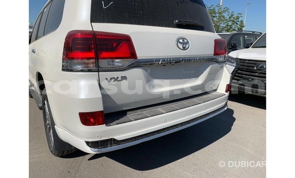 Buy Import Toyota Land Cruiser White Car in Import - Dubai in Barh el Gazel Buy Import Toyota Land Cruiser White Car in Import - Dubai in Barh el Gazel
