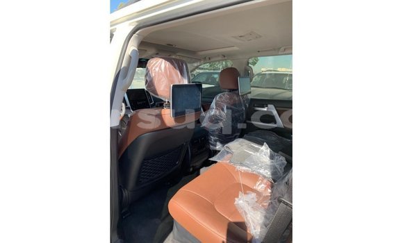 Buy Import Toyota Land Cruiser White Car in Import - Dubai in Barh el Gazel Buy Import Toyota Land Cruiser White Car in Import - Dubai in Barh el Gazel