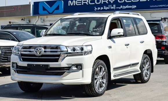 Acheter Import Voiture Toyota Land Cruiser Blanc à Import - Dubai, Barh el Gazel Acheter Import Voiture Toyota Land Cruiser Blanc à Import - Dubai, Barh el Gazel