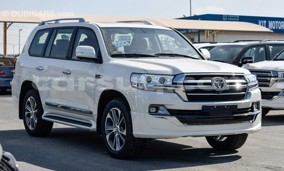 Acheter Import Voiture Toyota Land Cruiser Blanc à Import - Dubai, Barh el Gazel Acheter Import Voiture Toyota Land Cruiser Blanc à Import - Dubai, Barh el Gazel