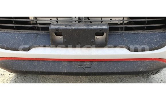 Acheter Import Voiture Toyota Hilux Blanc à Import - Dubai, Barh el Gazel Acheter Import Voiture Toyota Hilux Blanc à Import - Dubai, Barh el Gazel