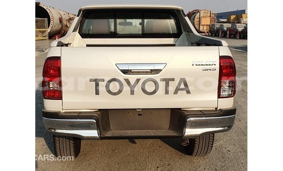 Acheter Import Voiture Toyota Hilux Blanc à Import - Dubai, Barh el Gazel Acheter Import Voiture Toyota Hilux Blanc à Import - Dubai, Barh el Gazel