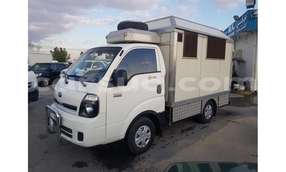 Acheter Import Voiture Kia Carens Blanc à Import - Dubai, Barh el Gazel Acheter Import Voiture Kia Carens Blanc à Import - Dubai, Barh el Gazel