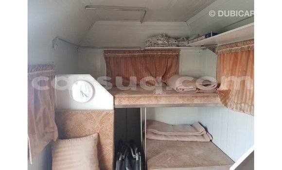 Acheter Import Voiture Kia Carens Blanc à Import - Dubai, Barh el Gazel Acheter Import Voiture Kia Carens Blanc à Import - Dubai, Barh el Gazel