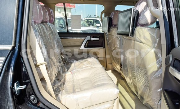 Buy Import Toyota Land Cruiser Black Car in Import - Dubai in Barh el Gazel Buy Import Toyota Land Cruiser Black Car in Import - Dubai in Barh el Gazel