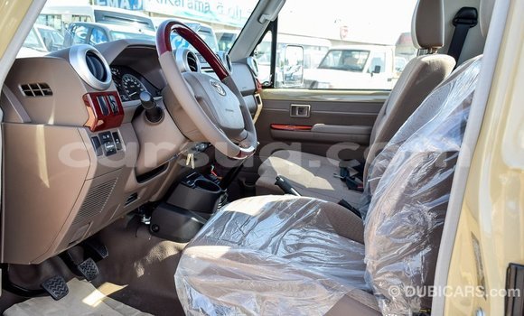Buy Import Toyota Land Cruiser Beige Car in Import - Dubai in Barh el Gazel Buy Import Toyota Land Cruiser Beige Car in Import - Dubai in Barh el Gazel