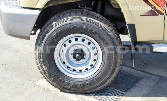 Buy Import Toyota Land Cruiser Beige Car in Import - Dubai in Barh el Gazel Buy Import Toyota Land Cruiser Beige Car in Import - Dubai in Barh el Gazel