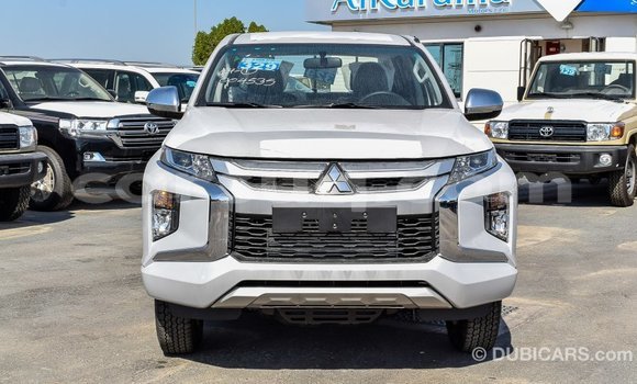 Buy Import Mitsubishi L200 White Car in Import - Dubai in Barh el Gazel Buy Import Mitsubishi L200 White Car in Import - Dubai in Barh el Gazel