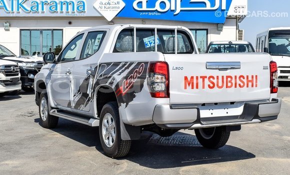 Buy Import Mitsubishi L200 White Car in Import - Dubai in Barh el Gazel Buy Import Mitsubishi L200 White Car in Import - Dubai in Barh el Gazel