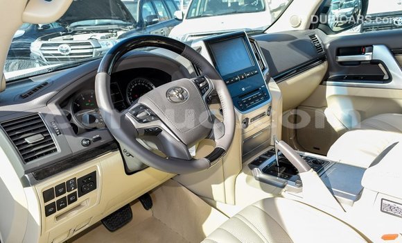 Buy Import Toyota Land Cruiser White Car in Import - Dubai in Barh el Gazel Buy Import Toyota Land Cruiser White Car in Import - Dubai in Barh el Gazel