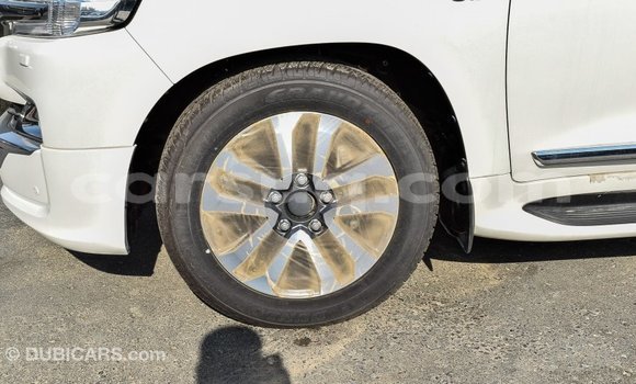 Buy Import Toyota Land Cruiser White Car in Import - Dubai in Barh el Gazel Buy Import Toyota Land Cruiser White Car in Import - Dubai in Barh el Gazel