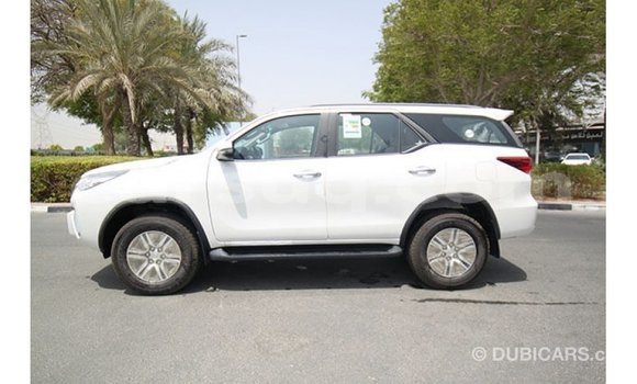 Buy Import Toyota Fortuner White Car in Import - Dubai in Barh el Gazel Buy Import Toyota Fortuner White Car in Import - Dubai in Barh el Gazel