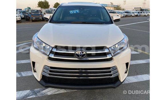 Buy Import Toyota Highlander White Car in Import - Dubai in Barh el Gazel Buy Import Toyota Highlander White Car in Import - Dubai in Barh el Gazel