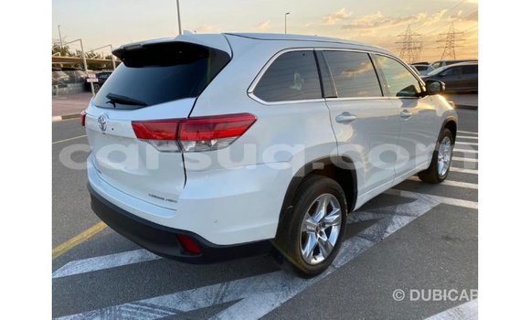 Buy Import Toyota Highlander White Car in Import - Dubai in Barh el Gazel Buy Import Toyota Highlander White Car in Import - Dubai in Barh el Gazel