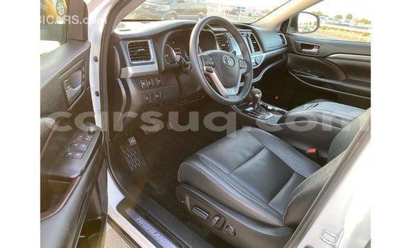 Buy Import Toyota Highlander White Car in Import - Dubai in Barh el Gazel Buy Import Toyota Highlander White Car in Import - Dubai in Barh el Gazel